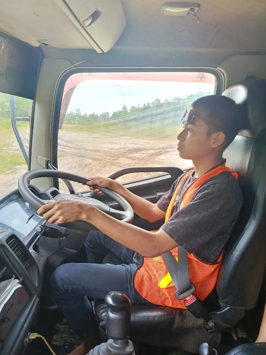 Galeri Pelatihan Dump Truck Tronton 02