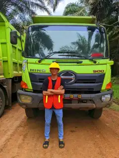 Galeri Pelatihan Dump Truck Tronton 13