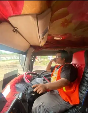 Galeri Pelatihan Dump Truck Tronton 30