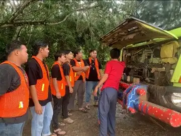 Galeri Pelatihan Dump Truck Tronton 31