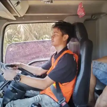 Galeri Pelatihan Dump Truck Tronton 33