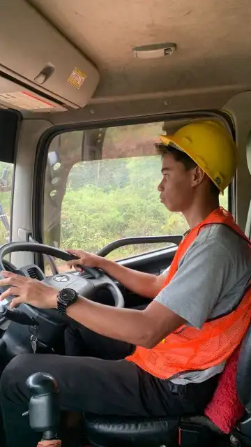 Galeri Pelatihan Dump Truck Tronton 36