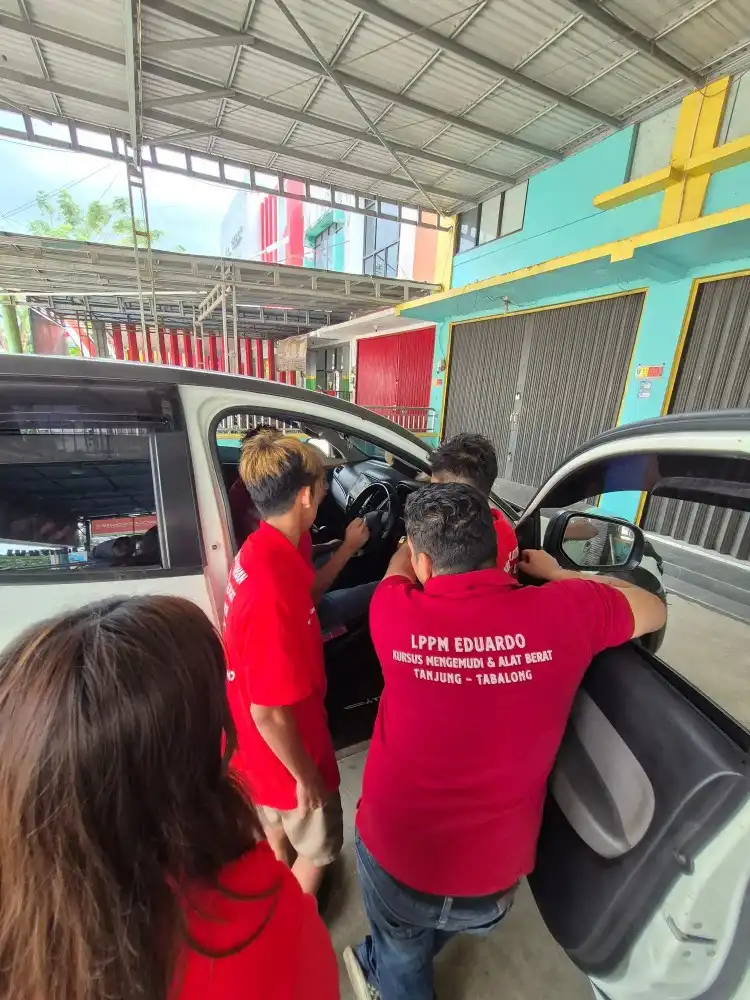 Galeri Pelatihan Sarana LV 4x4 09